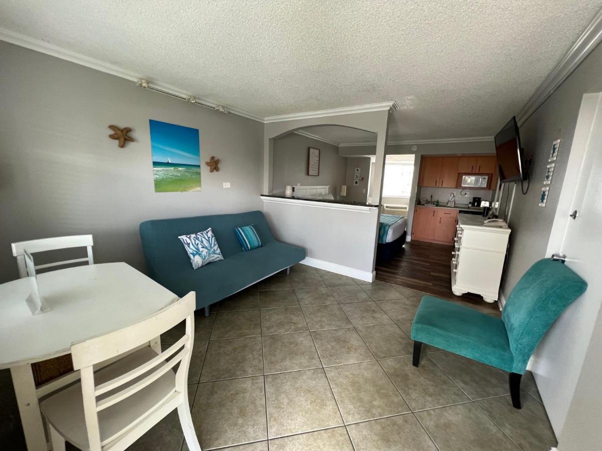 Pelican Pointe Clearwater Beach Hotel מראה חיצוני תמונה